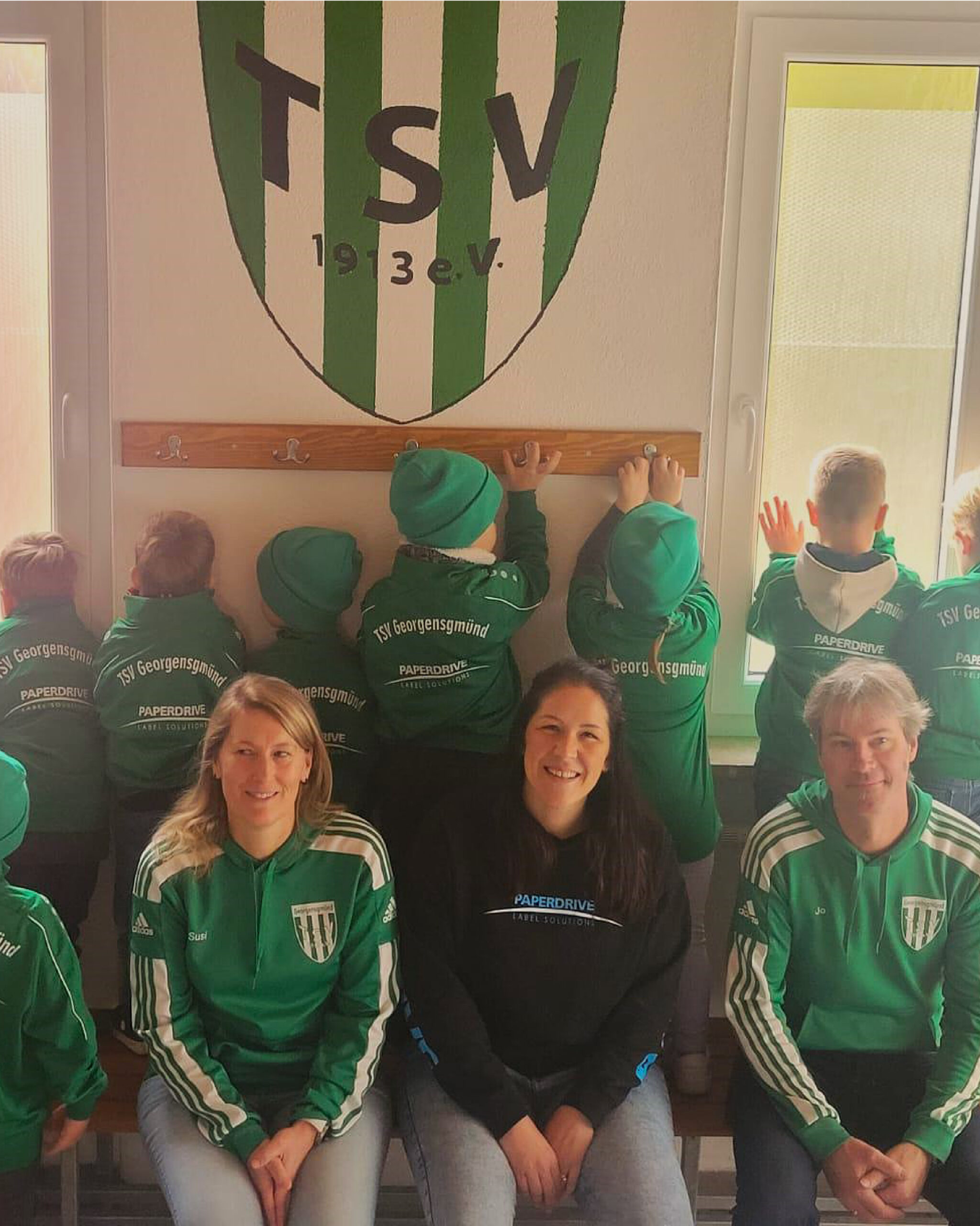 SM Paperdrive Q4 11 25 Zusatz Trainingsjacken3